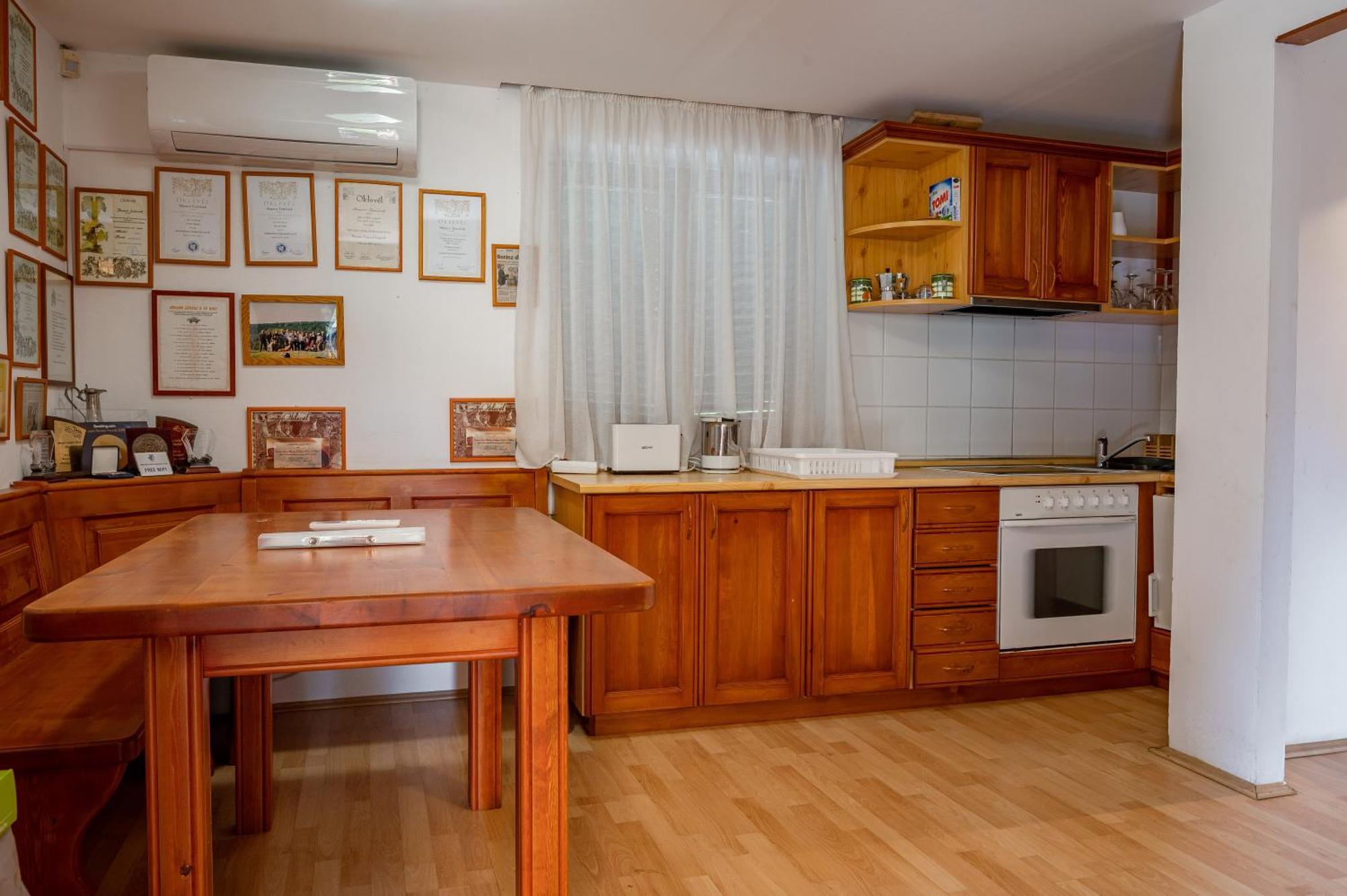 Foerhenc Wine House & Guesthouses I-Ii-Iii نايغكانيشا المظهر الخارجي الصورة
